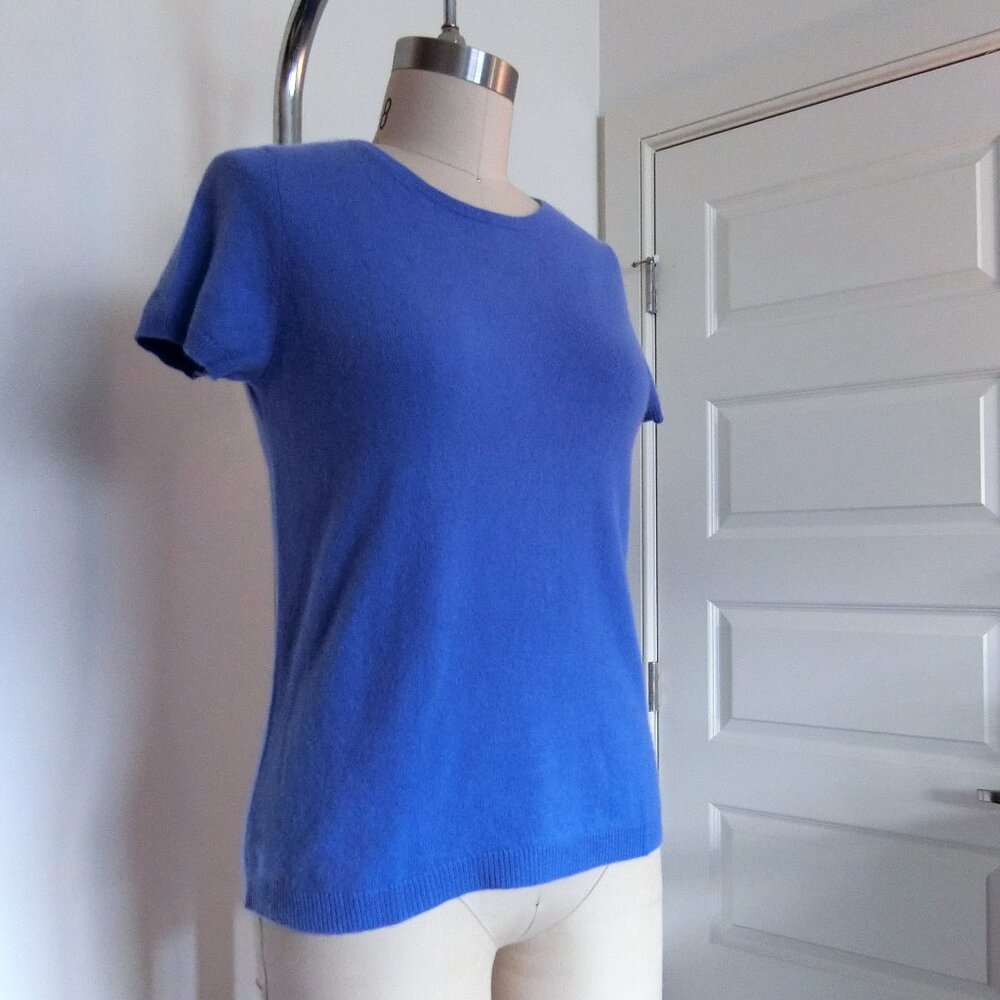 C by Bloomingdale’s 100% Cashmere Short Sleeve Sweater in Periwinkle Blue (M)